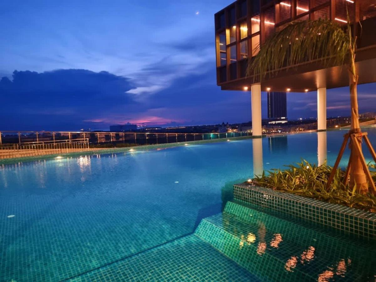Luxury Couple Suites L Free Netflix L Massage Chair L Bathtub L Wifi 200Mbps L Town Area Bali Residence Malacca エクステリア 写真